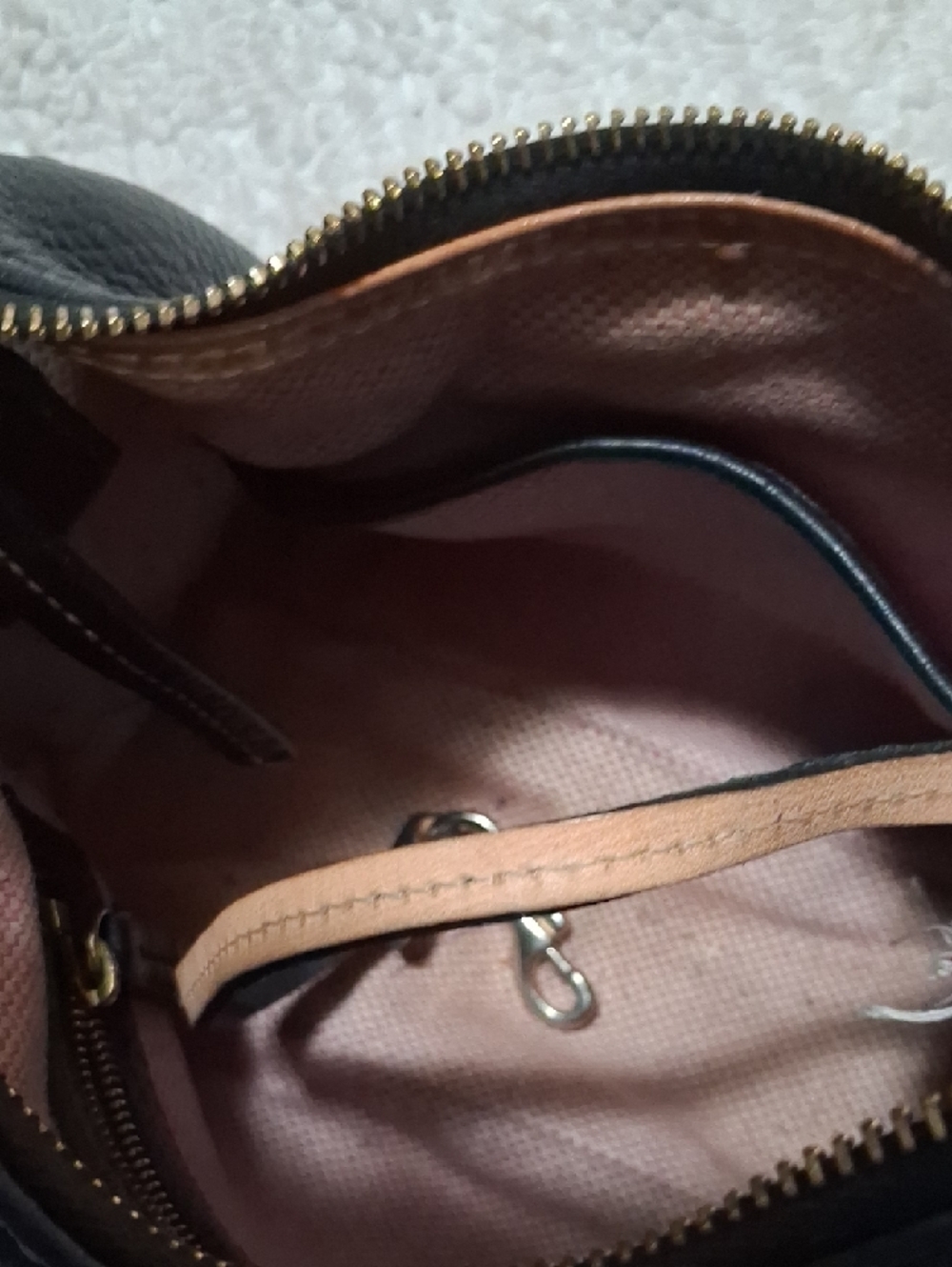 Dooney & Bourke Black Pebbled Leather Shoulder Bag - Picture 5 of 9